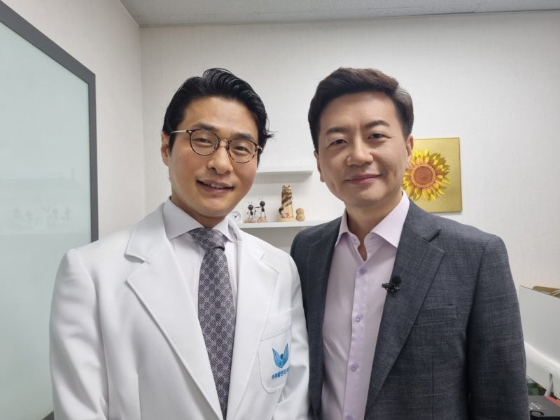 하루플란트치과 변성만 원장 신영일의 비즈정보 플러스 출연 (feat.무절개임플란트)