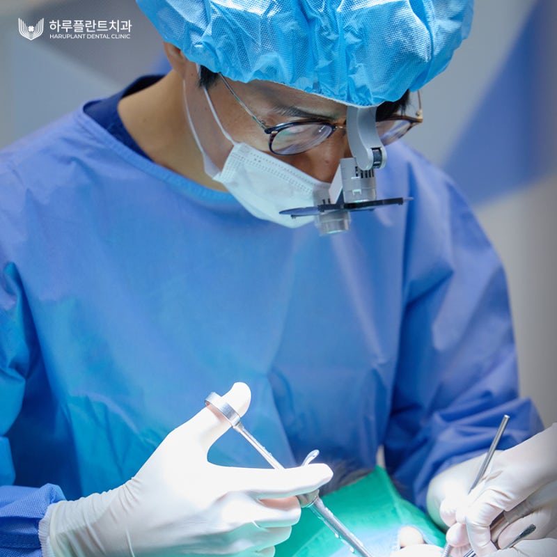 강남역 일요일 치과를 찾으신다면 주말 진료 가능한 하루플란트치과 입니다. 사진 3