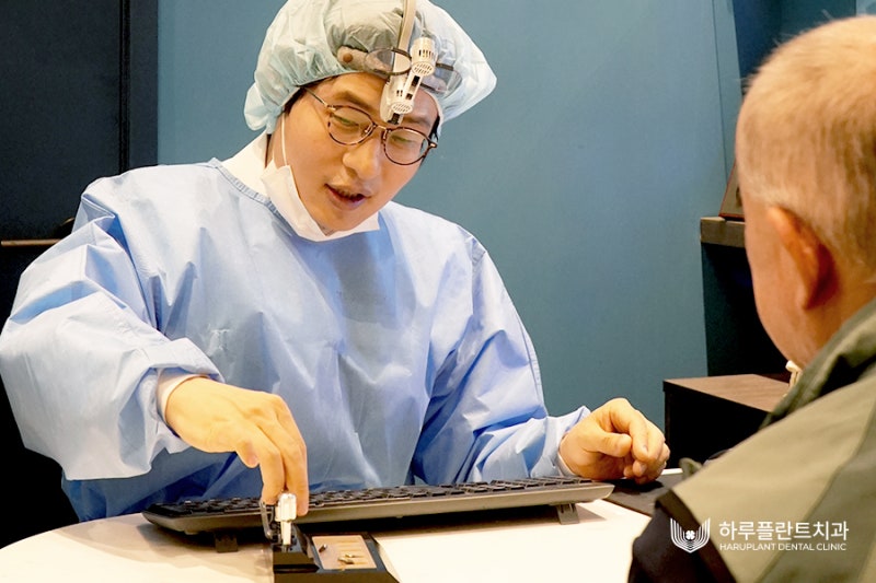 임플란트 수명 오래 유지하려면 이렇게 하세요 사진 2