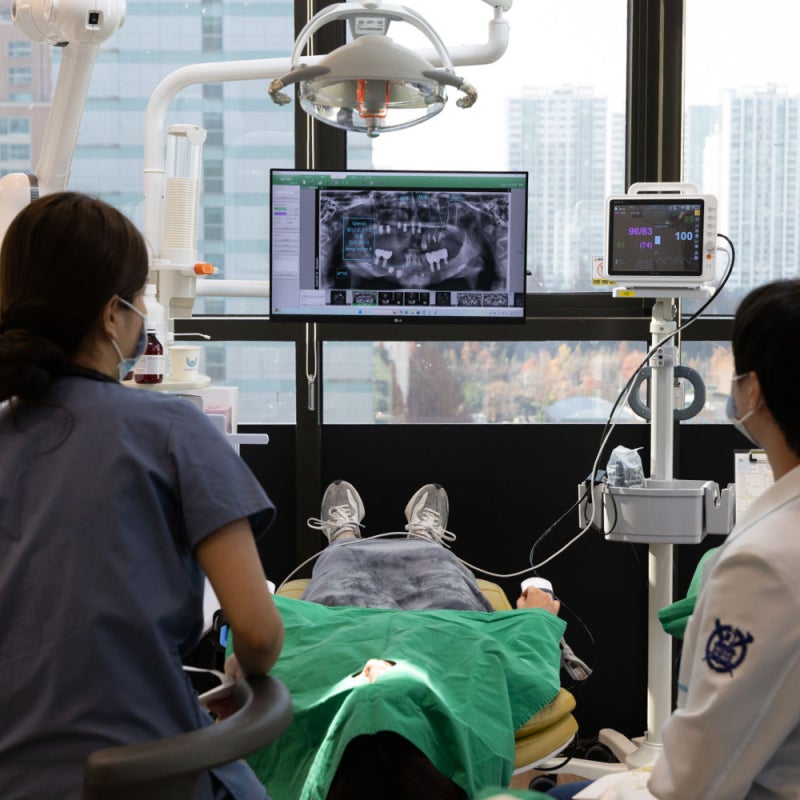 하루플란트 수면 임플란트, 나이 많아서 걱정된다면? 오히려 고령에게 더 적합하답니다! 사진 5