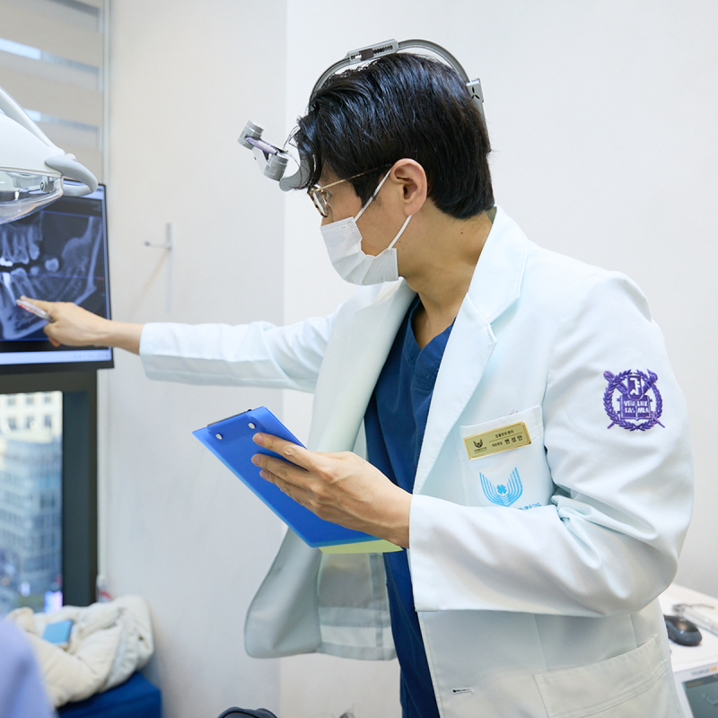 임플란트 흡연이 치료 실패의 원인? 하루플란트가 알려주는 담배 한 개비의 위험성!