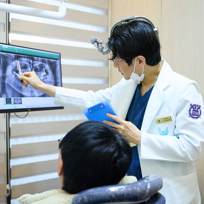 임플란트 하면 충치 걱정 끝? 임플란트 관리, 충치보다 진짜 중요한 건 따로 있어요! 사진 6
